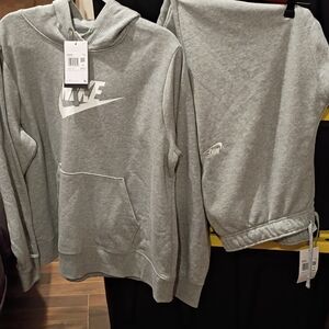 1X Women's Nike Gray Hoodie & Jogger Set